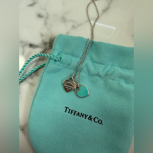 Tiffany & Co Mini Double Heart Tag Pendant in Silver - Picture 4 of 7